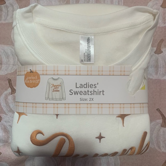 Tops - NWT. “Pumpkin Spice Season” Women’s 2XL white sweatshirt.